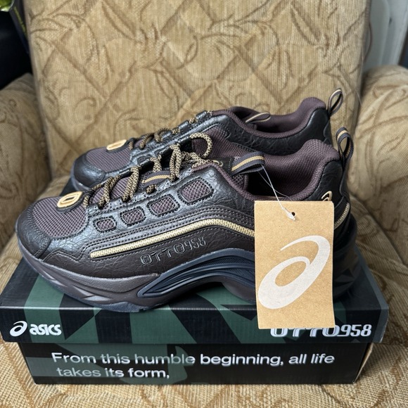 Size 9 - Asics OTTO958 Protoblast-CMLVIII 'Dark Brown/Pure Gold'‎ (Brand New)